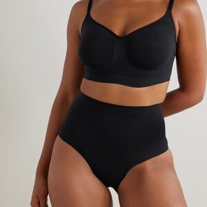 SKIMS Seamless Sculpt Mid Waist Brief Black/Onyx NWOT
